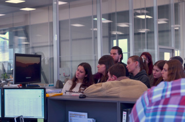 Josef Chuchlík přestavil holding studentům prostřednictvím firemního videa.